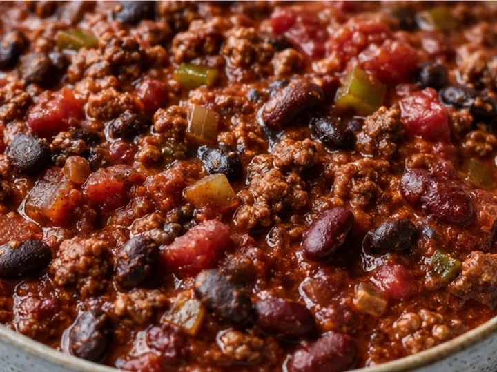 Game Day Chili: Your Winning Secret!
