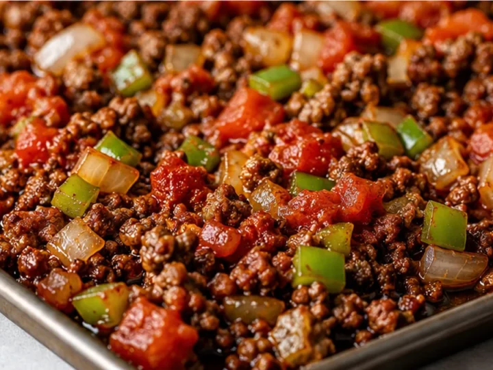 Easy Sheet Pan Chili: Weeknight Obsession!